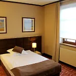 Skarbek Otel Lubiń
