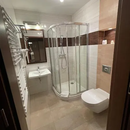 Skarbek 3*