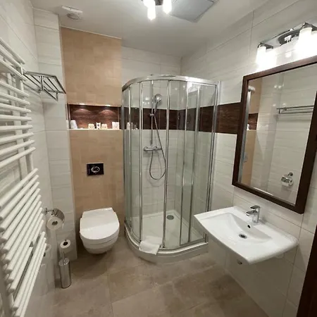 Skarbek 3* Lubiń
