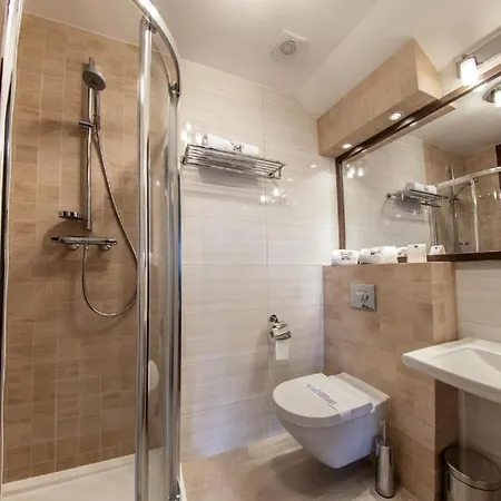 Skarbek Hotel 3*